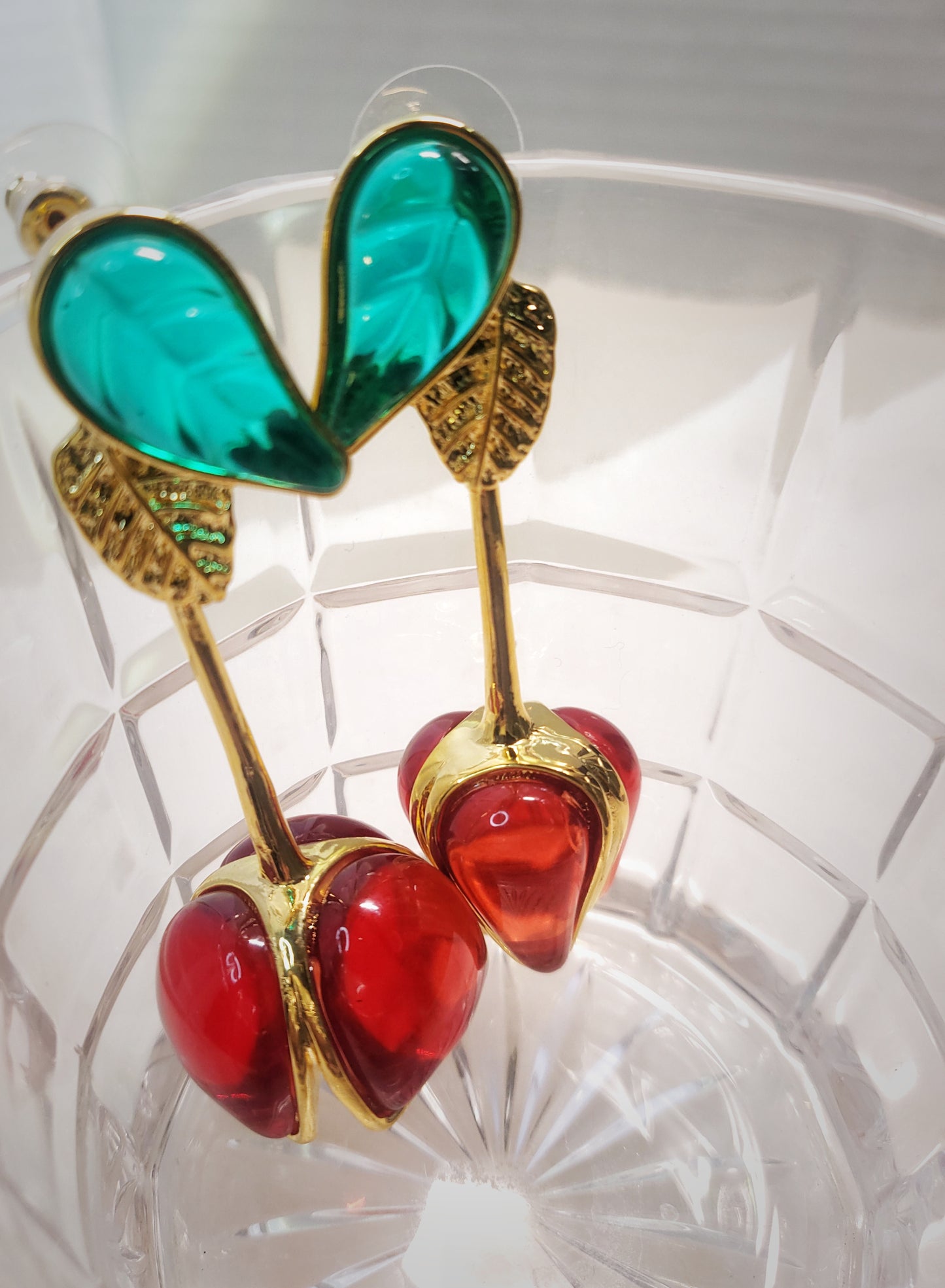 Asymmetry tulip red and green long earrings