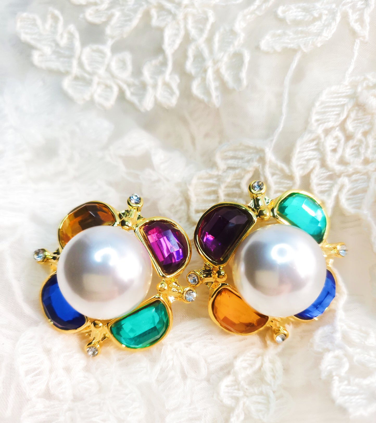 Colorful gem with pearl royal style earrings