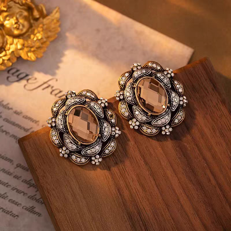 Elegant flower shape classic vintage style shining brown stone earrings