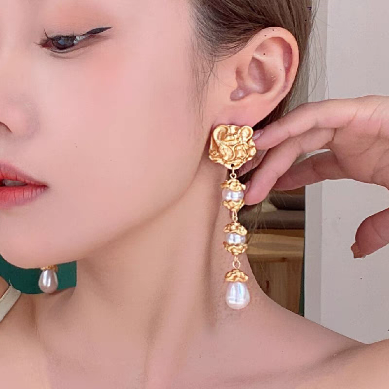 Elegant simulate pearls long earrings