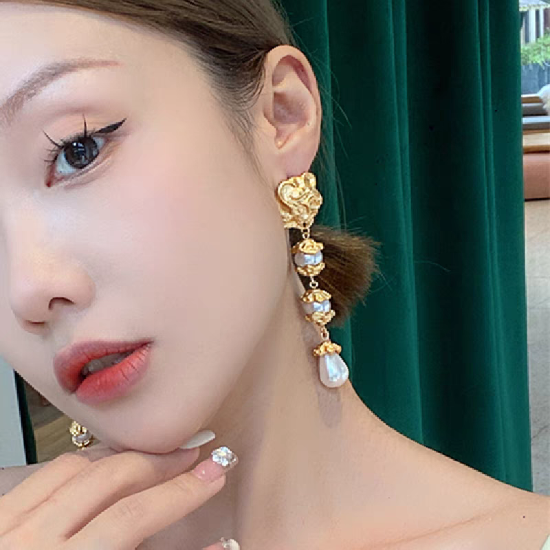 Elegant simulate pearls long earrings