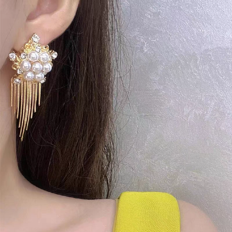 Pearl with diamond tassel elegant earrings