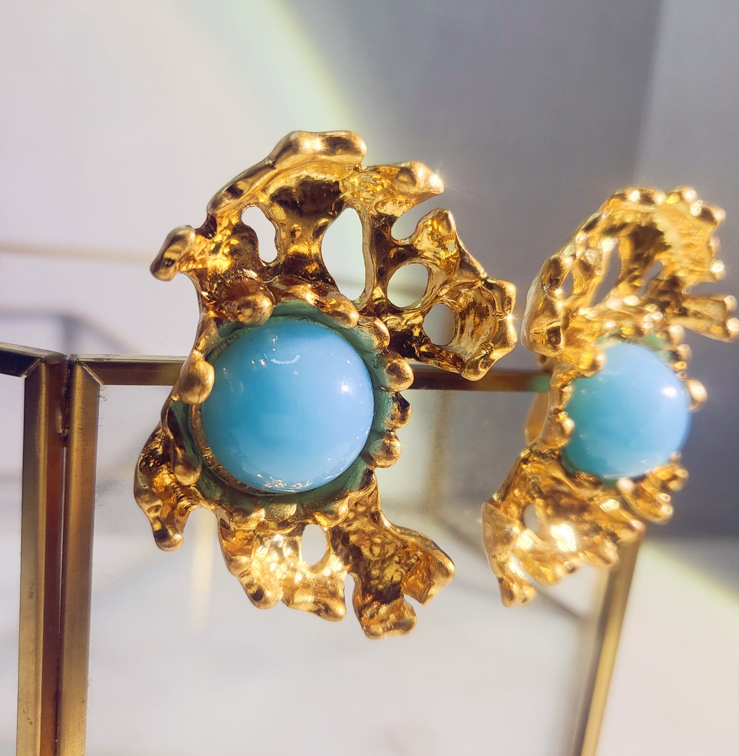 Light blue stone in irregular shape clip earrings perfect with jeans