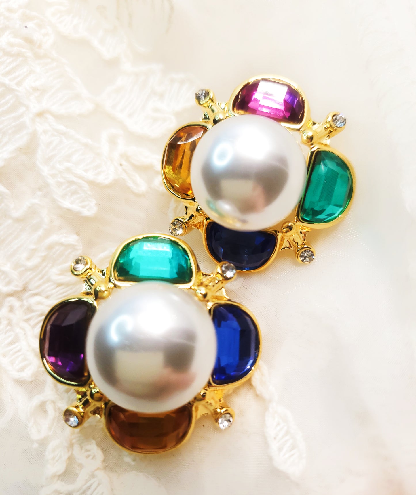 Colorful gem with pearl royal style earrings