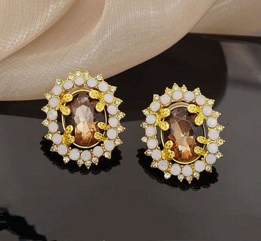 Classic vintage design with rare amber colored stone and white rhinestones earrings