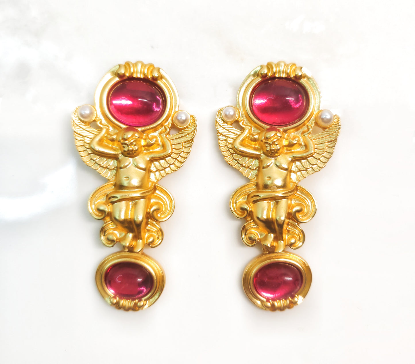 Classic vintage design angel with wings earrings